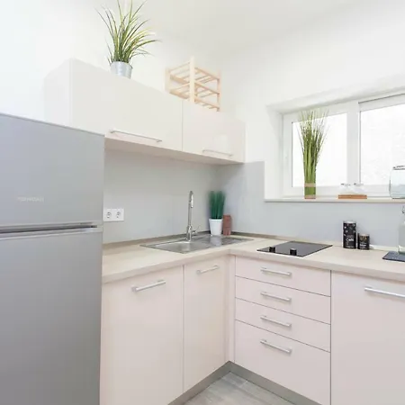 Mikula Apartamento Makarska